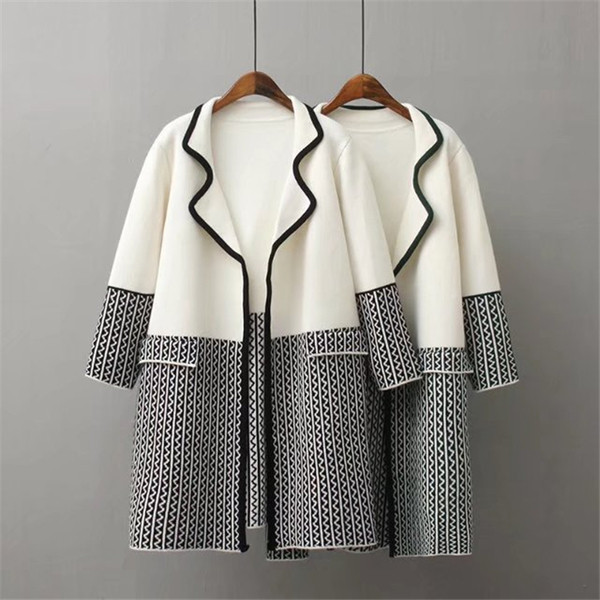 Стилна ежедневна дамска жилетка с интересна кройка