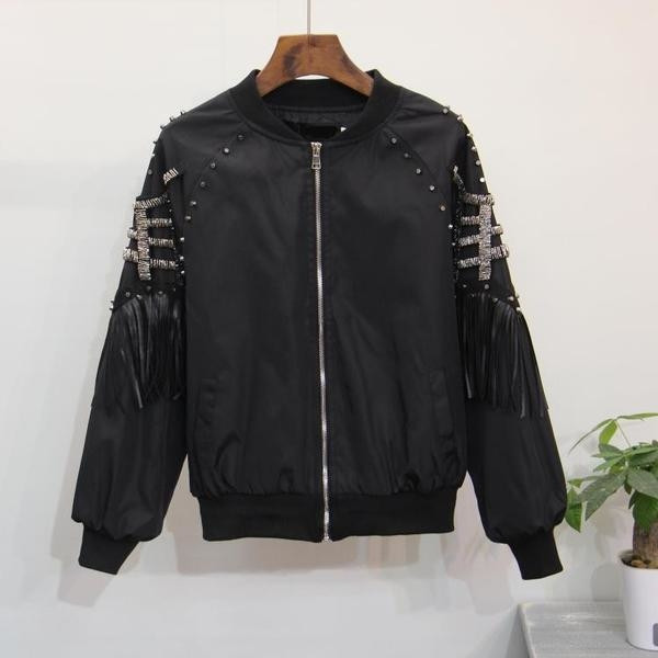 Модерно дамско бомбър яке в три цвята с метална декорация