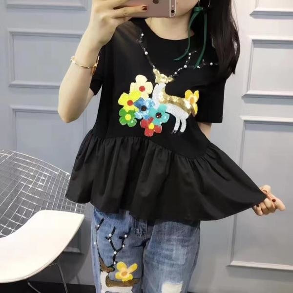 Уникален дамски комплект - тениска и дънки с декорация апликация и пайети