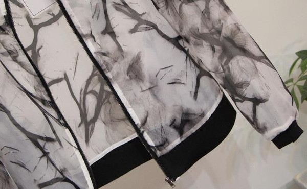 Κομψό γυναικειο μπουφάν  κατάλληλο για την  καθημερινή ζωή