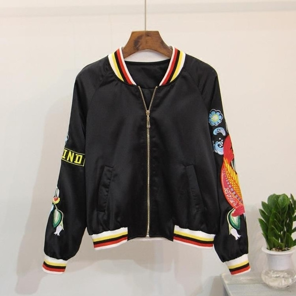 Γυναικείο μπουφάν  σε μαύρο χρώμα