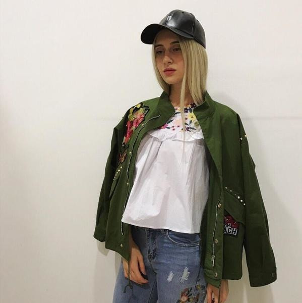 Γυναικείο  παλτό με  κέντημα