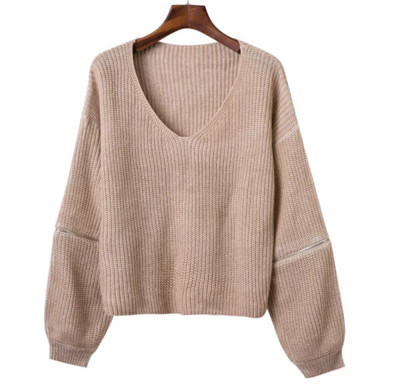 Красив дамски пуловер в свободен стил и в няколко цвята с ципове на ръкавите