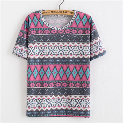 Сладка дамска блуза в много модели и цветове, подходяща за ежедневие