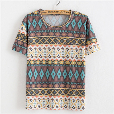 Сладка дамска блуза в много модели и цветове, подходяща за ежедневие