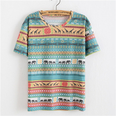 Сладка дамска блуза в много модели и цветове, подходяща за ежедневие