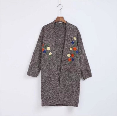 Плетена дамска жилетка с интересна бродерия - 5 цвята