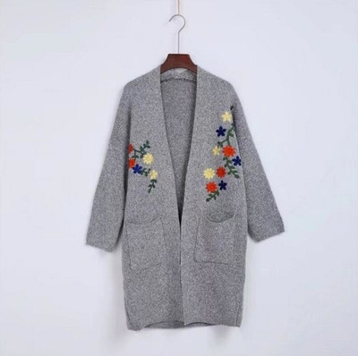 Плетена дамска жилетка с интересна бродерия - 5 цвята