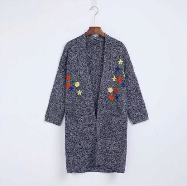 Плетена дамска жилетка с интересна бродерия - 5 цвята