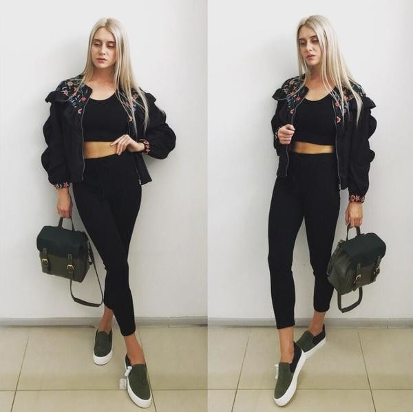 Много стилно дамско яке с флорални шарени бродерии и дълъг,широк ръкав