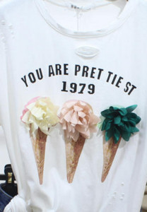 Ежедневна дамска тениска с 3D декорация в два цвята