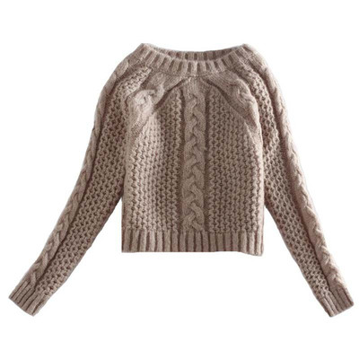 Топъл дамски пуловер в бежов цвят, подходящ за ежедневие