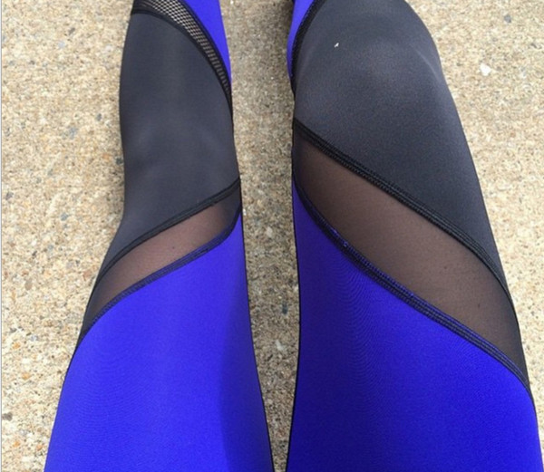 Спортен дамски клин с прозрачни части в три цвята