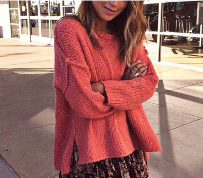 Ежедневен дамски пуловер в широк модел