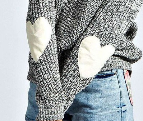 Плетен дамски пуловер с декорация на лактите в сив цвят