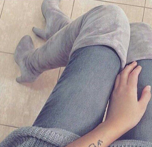 Актуални дамски дълги ботуши със завързващи се връзки над коляното