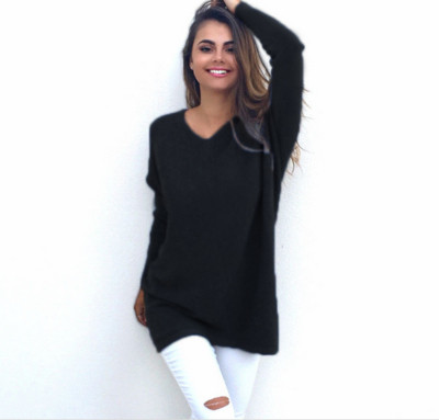 Много стилно семпло дамско пуловерче с V-образна яка 