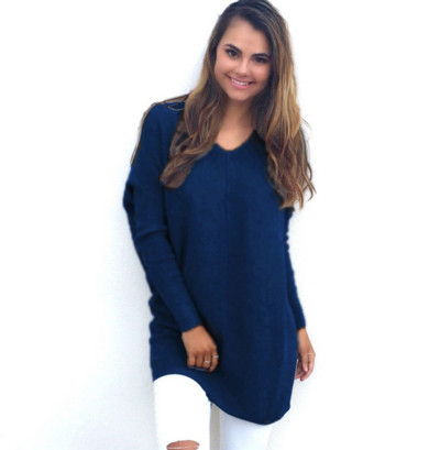 Много стилно семпло дамско пуловерче с V-образна яка 