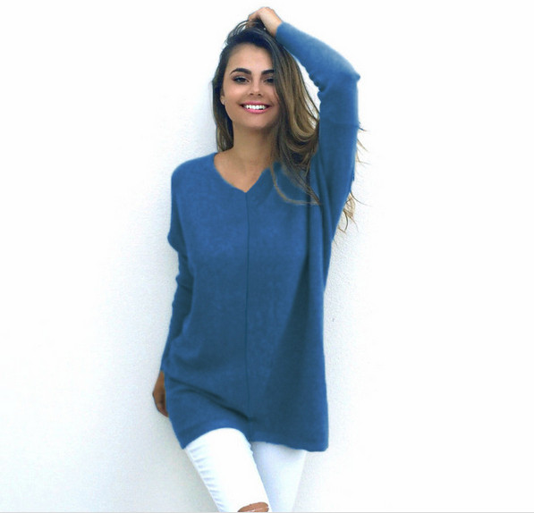 Много стилно семпло дамско пуловерче с V-образна яка 