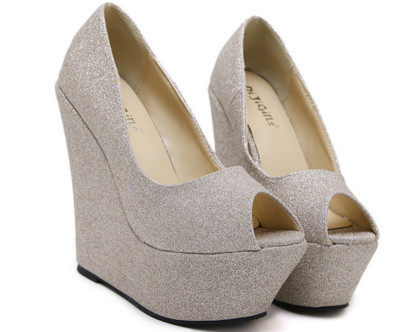 Брокатени дамски обувки на платформа в два различни цвята