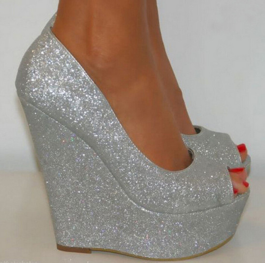 Брокатени дамски обувки на платформа в два различни цвята