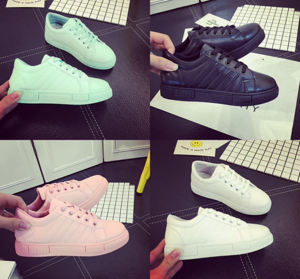 Много удобни дамски кецове с равна подметка в четири различни цвята