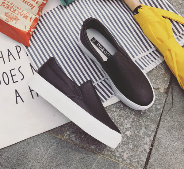 Дамски мокасини с равна гумена висока подметка - 3 различни цвята