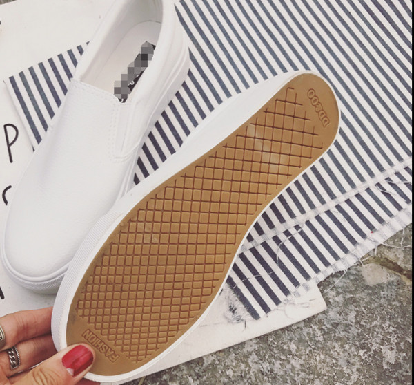 Дамски мокасини с равна гумена висока подметка - 3 различни цвята