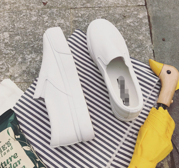 Дамски мокасини с равна гумена висока подметка - 3 различни цвята