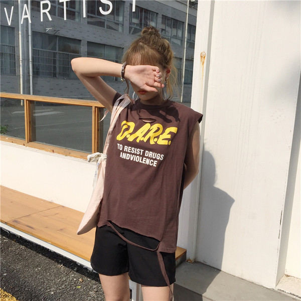 Ежедневен широк потник за дамите с надпис и скъсани части