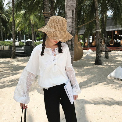 Стилна дамска риза с дантелени прозрачни ръкави и връзки в широк модел