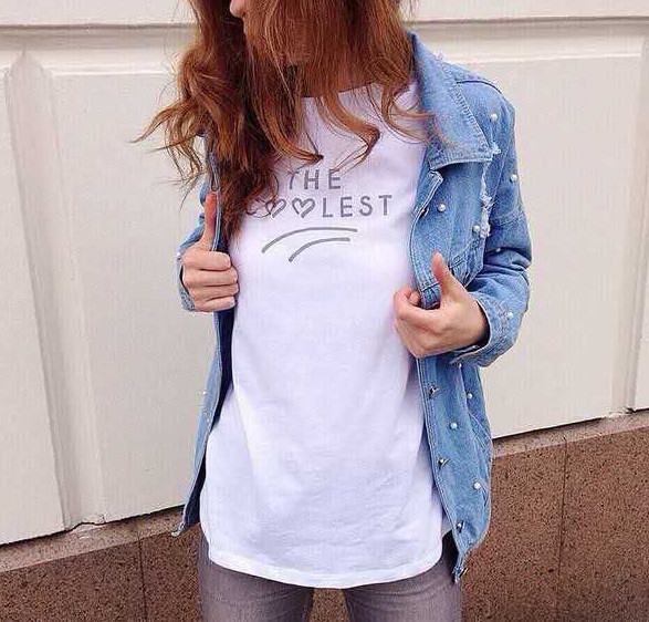 Γυναικείο τζιν μπουφάν  με χαλαρά μοτίβα και όμορφα μαργαριτάρια