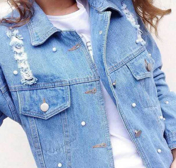 Γυναικείο τζιν μπουφάν  με χαλαρά μοτίβα και όμορφα μαργαριτάρια
