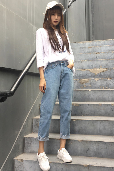 Дамски дънки в син цвят с висока талия и тип Boyfriend