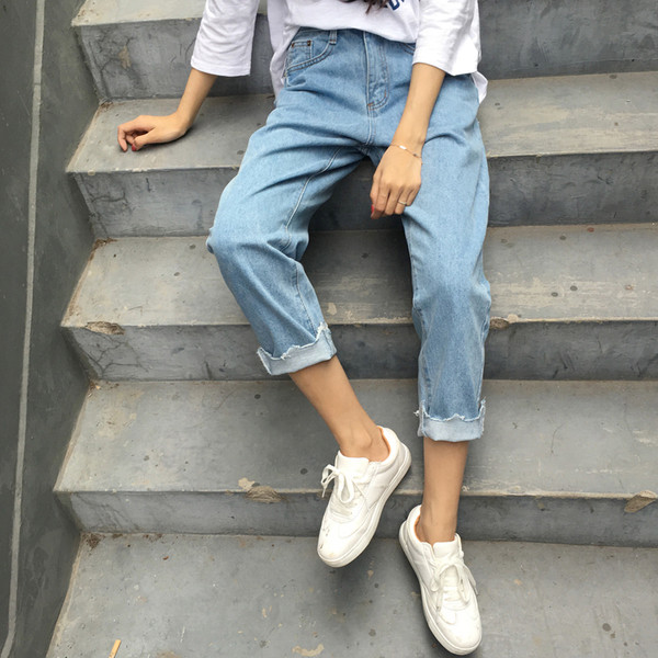 Дамски дънки в син цвят с висока талия и тип Boyfriend