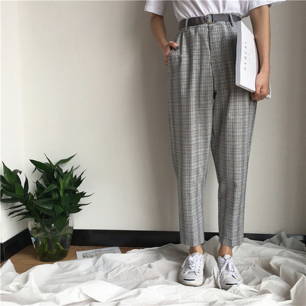 Κομψό γυναικείο  παντελόνι σε ευρύ μοτίβο και  με υψηλή μέση