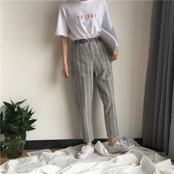 Κομψό γυναικείο  παντελόνι σε ευρύ μοτίβο και  με υψηλή μέση