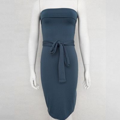 Κομψό βραδινό γυναικείο φόρεμα με κορδόνια σε πολλά χρώματα