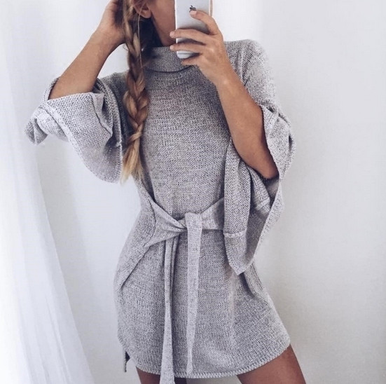 Καθημερινό γυναικείο φόρεμα με ενδιαφέροντες δεσμούς  μπροστά και μακριά φαρδιά μανίκια