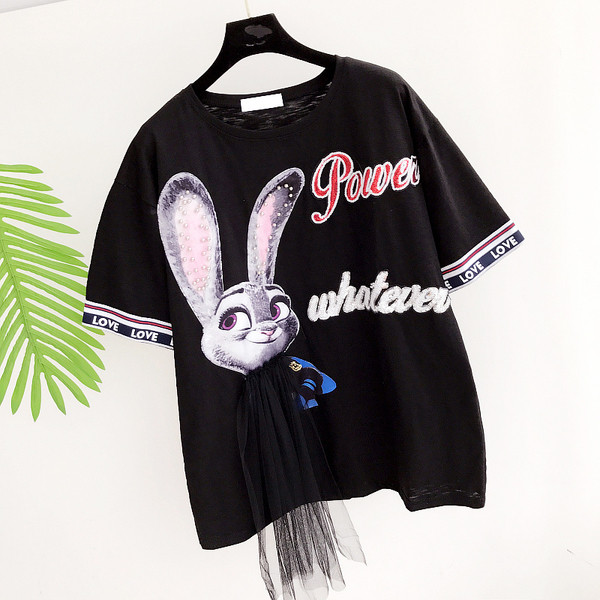 Красива дамска тениска с изображение и дантела и надписи, в бял и черен цвят