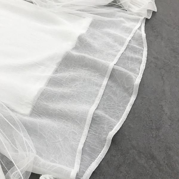 Дантелена дамска риза в бял цвят + потник 