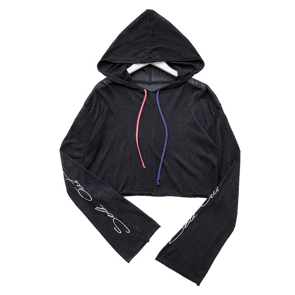 Дамска спортна блуза в широк модел с качулка, в бял и черен цвят