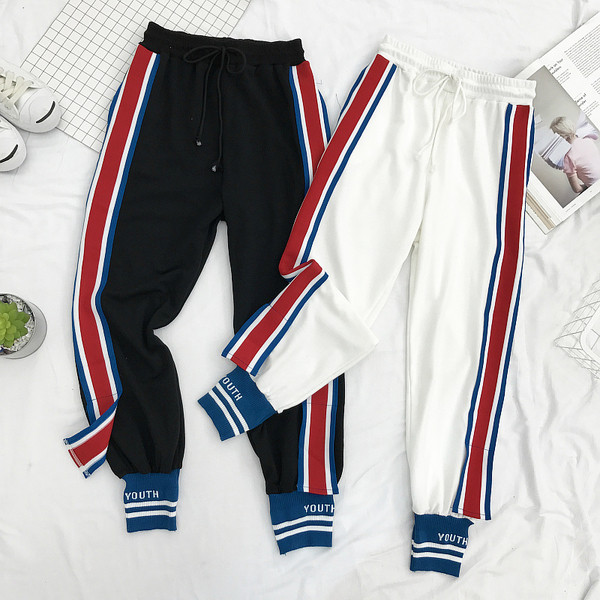 Спортен дамски панталон с ластици