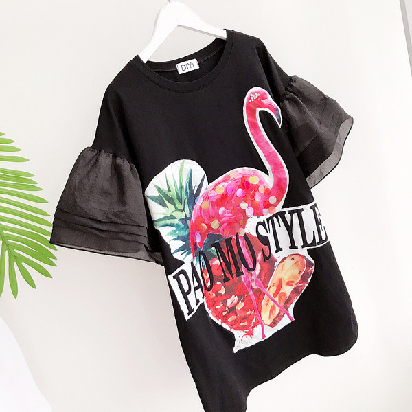 Κομψή γυναικεία μπλούζα με μανίκια δαντέλα, σε λευκό και μαύρο 