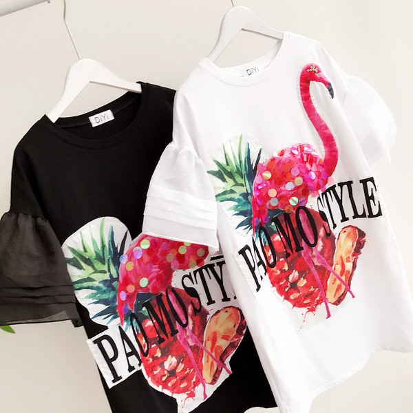 Κομψή γυναικεία μπλούζα με μανίκια δαντέλα, σε λευκό και μαύρο 