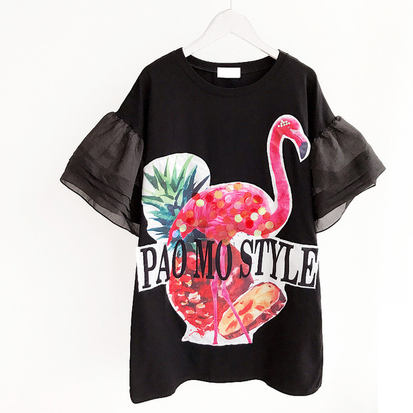 Κομψή γυναικεία μπλούζα με μανίκια δαντέλα, σε λευκό και μαύρο 