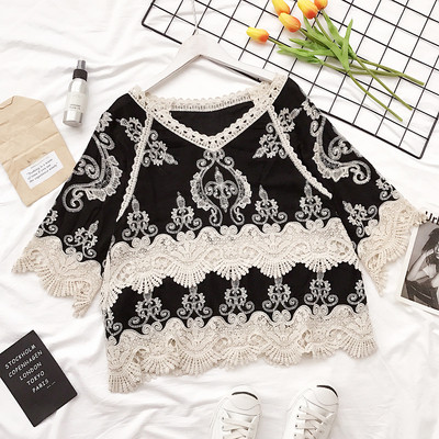 Γυναικεία μπλούζα φαρδιά με δαντέλα