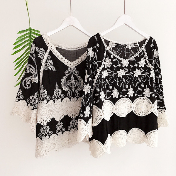 Γυναικεία μπλούζα  φαρδιά με δαντέλα