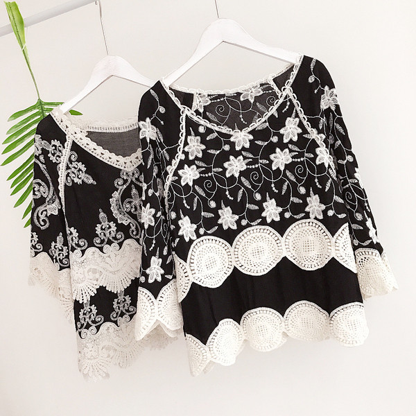 Γυναικεία μπλούζα  φαρδιά με δαντέλα