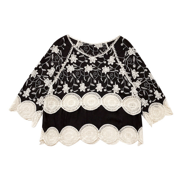 Γυναικεία μπλούζα  φαρδιά με δαντέλα